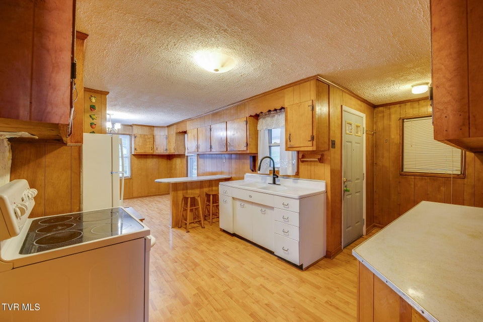 Photo #11: 1524 Fairview Avenue