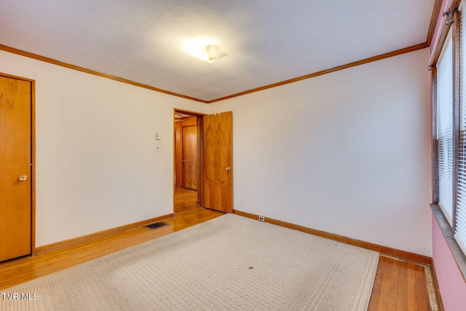 Photo #16: 1524 Fairview Avenue