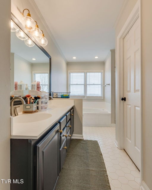 Photo #24: 4021 Lakota Place