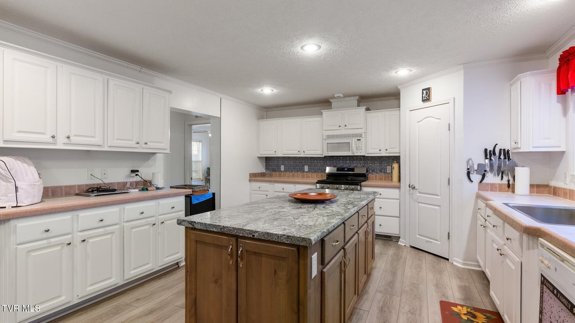 Photo #23: 350 Davy Crockett Road