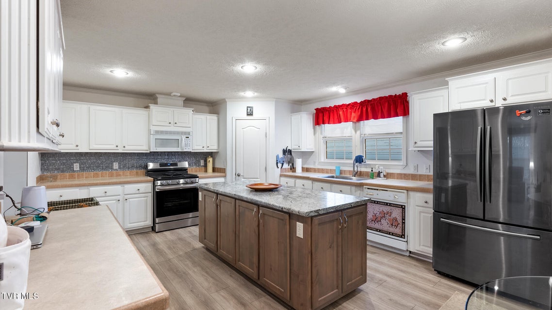 Photo #24: 350 Davy Crockett Road