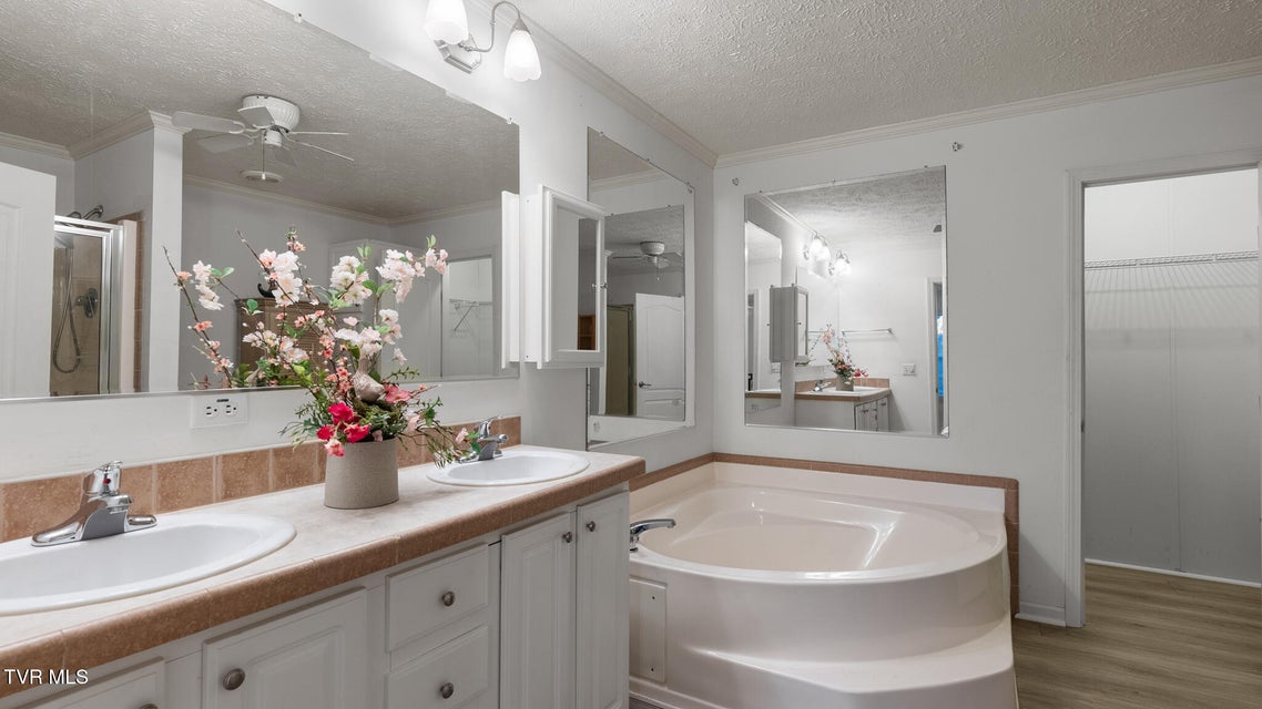 Photo #26: 350 Davy Crockett Road