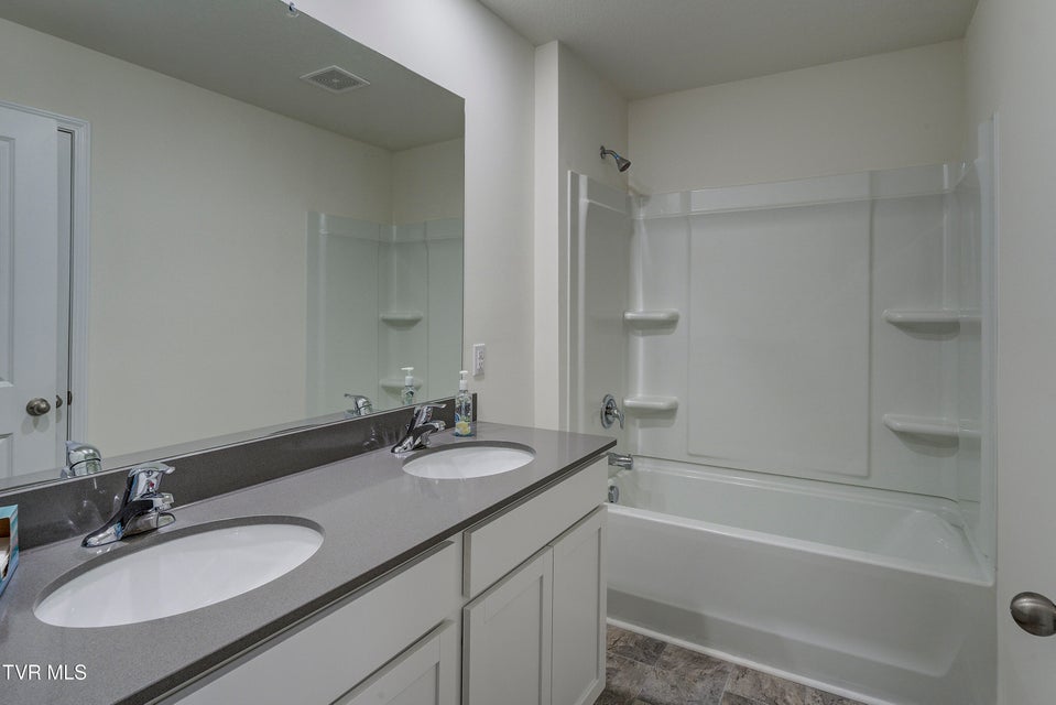 Photo #46: 2472 Bridgeforth Crossing