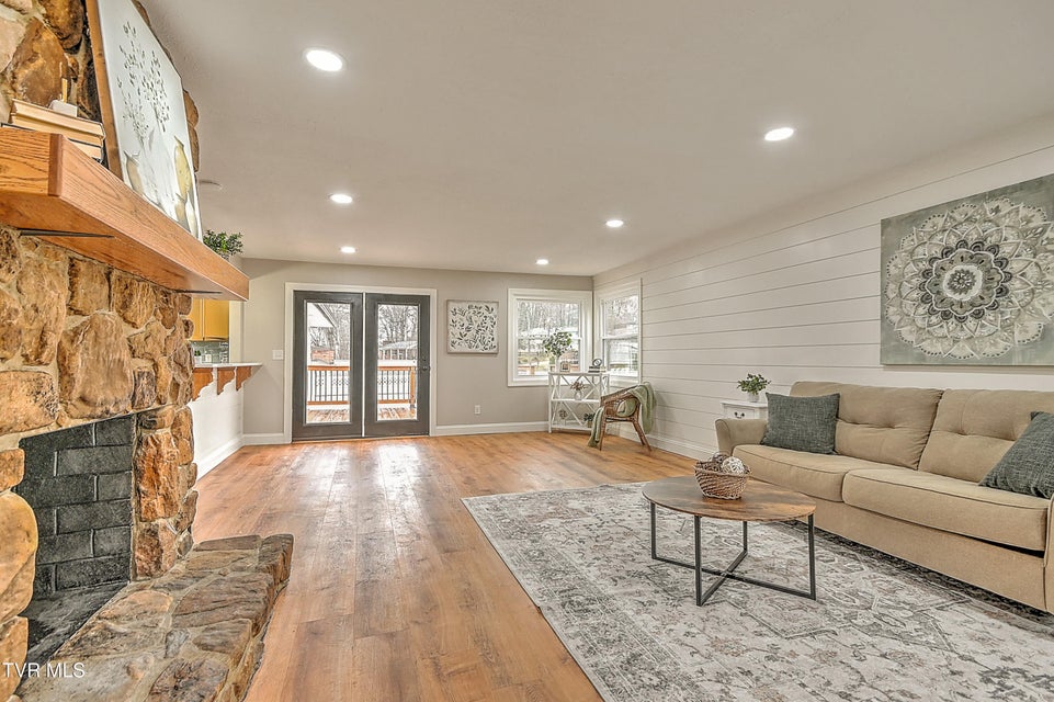 Photo #5: 405 Meadow Lane