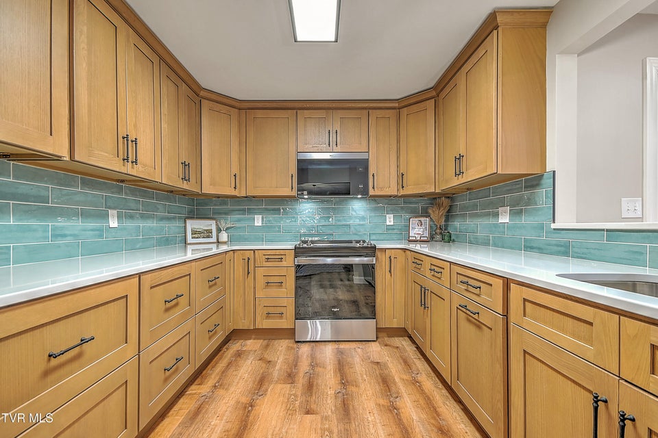 Photo #13: 405 Meadow Lane