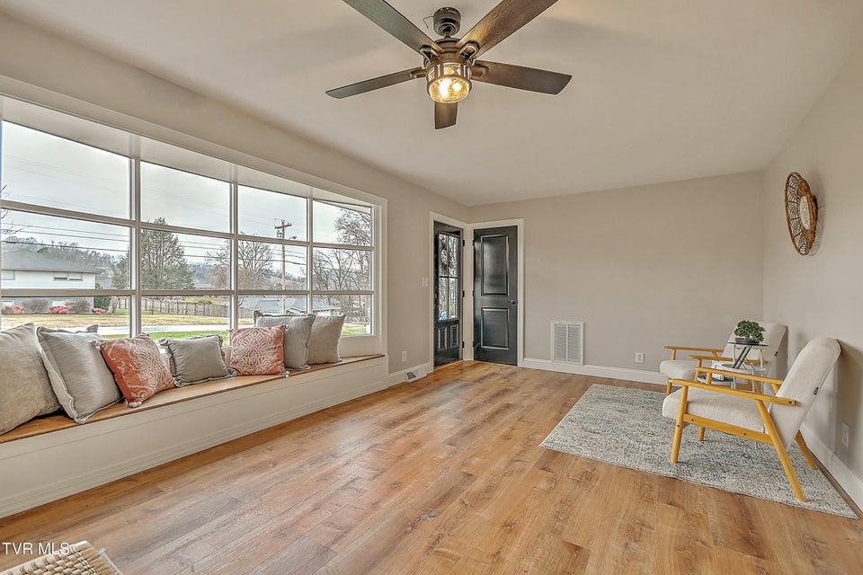 Photo #19: 405 Meadow Lane