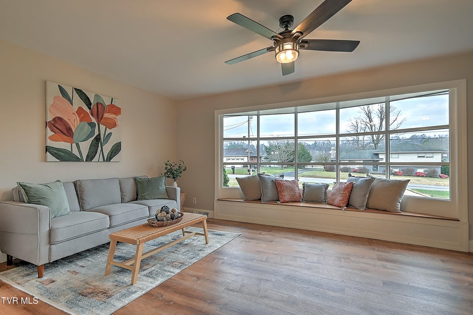 Photo #24: 405 Meadow Lane