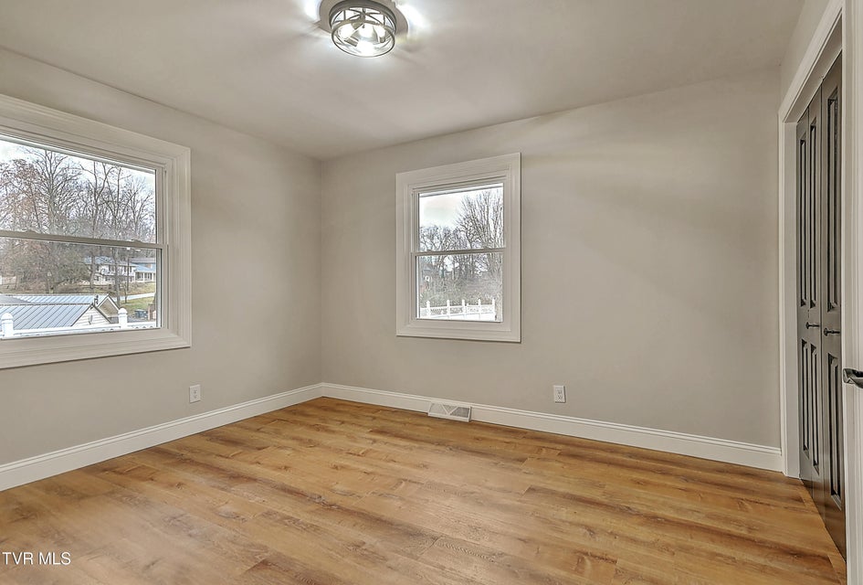 Photo #29: 405 Meadow Lane