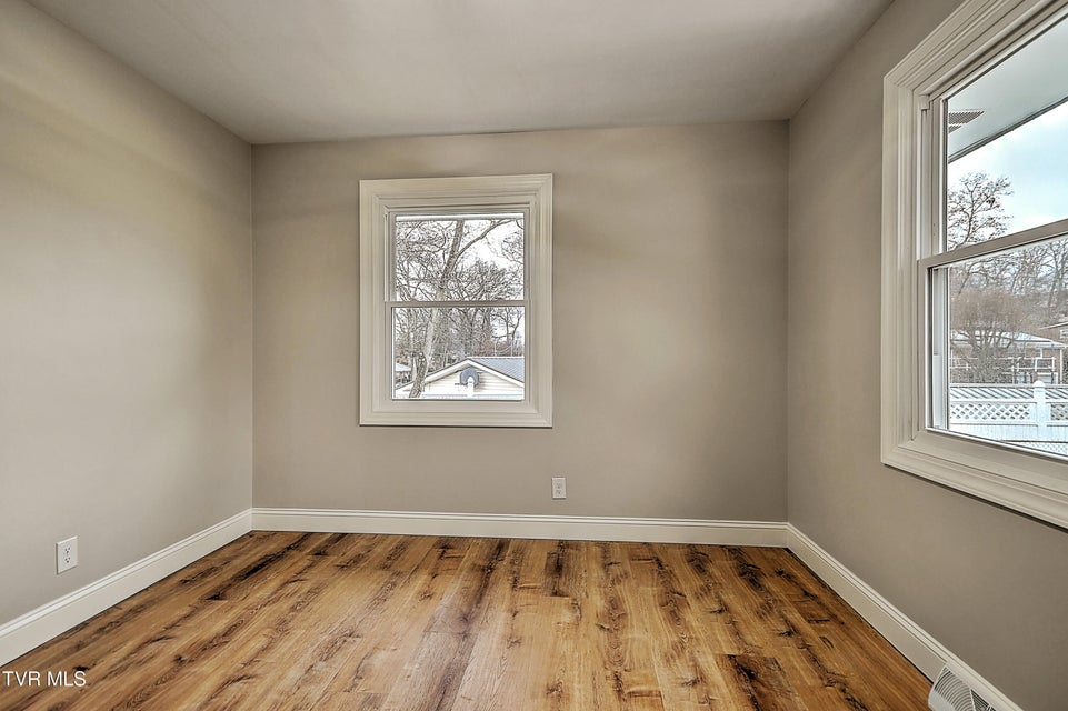 Photo #30: 405 Meadow Lane