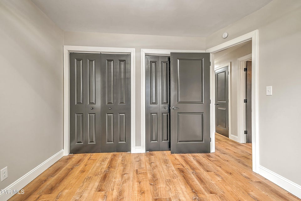 Photo #31: 405 Meadow Lane