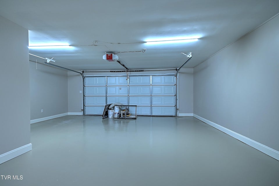 Photo #38: 405 Meadow Lane