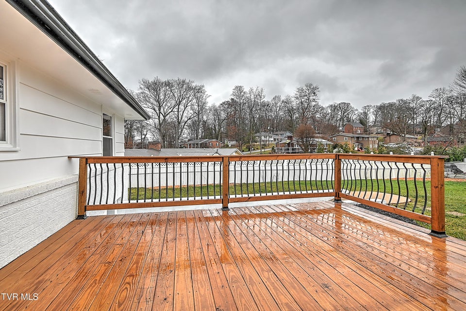 Photo #40: 405 Meadow Lane