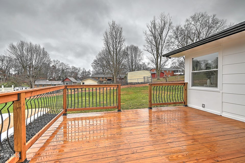 Photo #41: 405 Meadow Lane