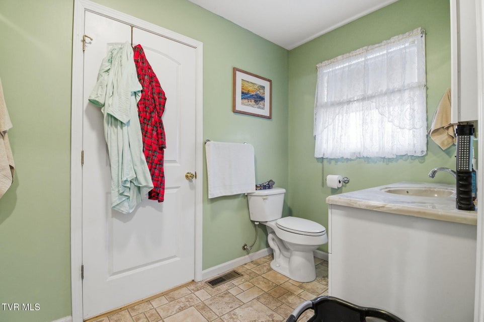 Photo #17: 30 Deerfoot Lane