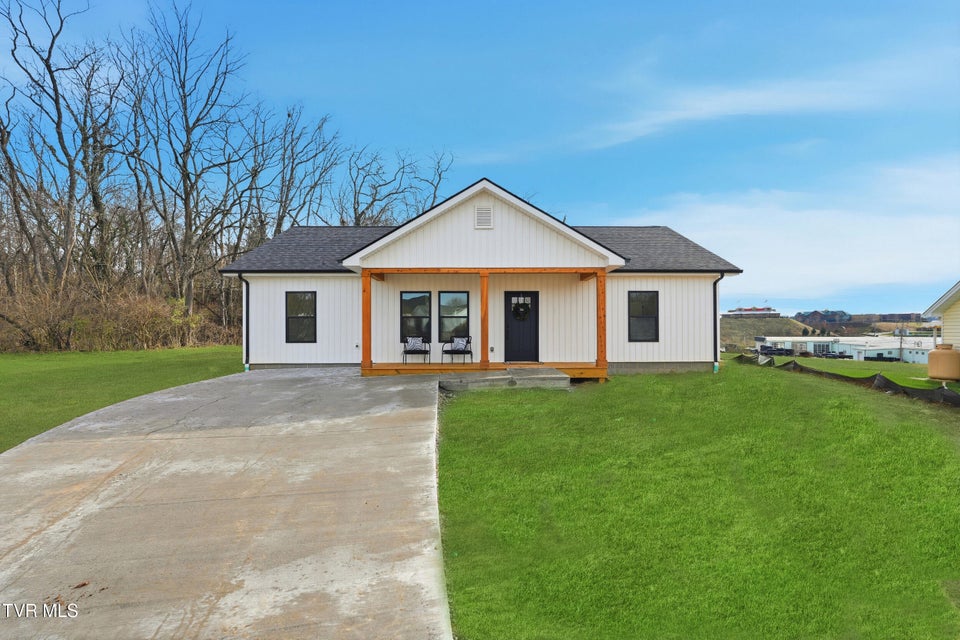 Photo #2: 417 Elbert Way