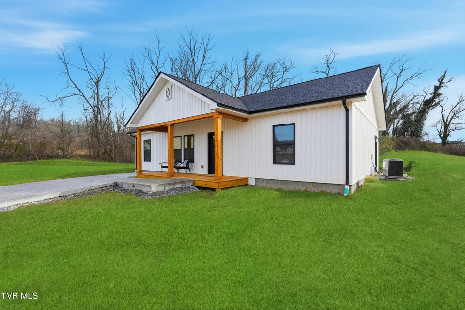 Photo #4: 417 Elbert Way