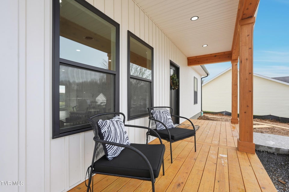 Photo #6: 417 Elbert Way