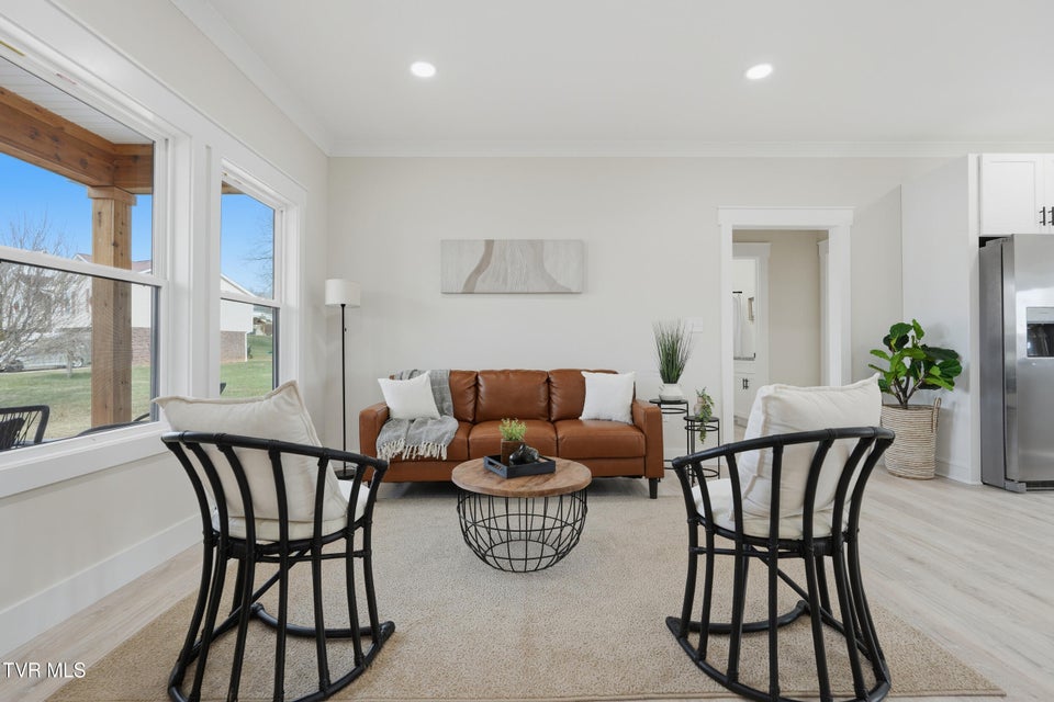 Photo #9: 417 Elbert Way