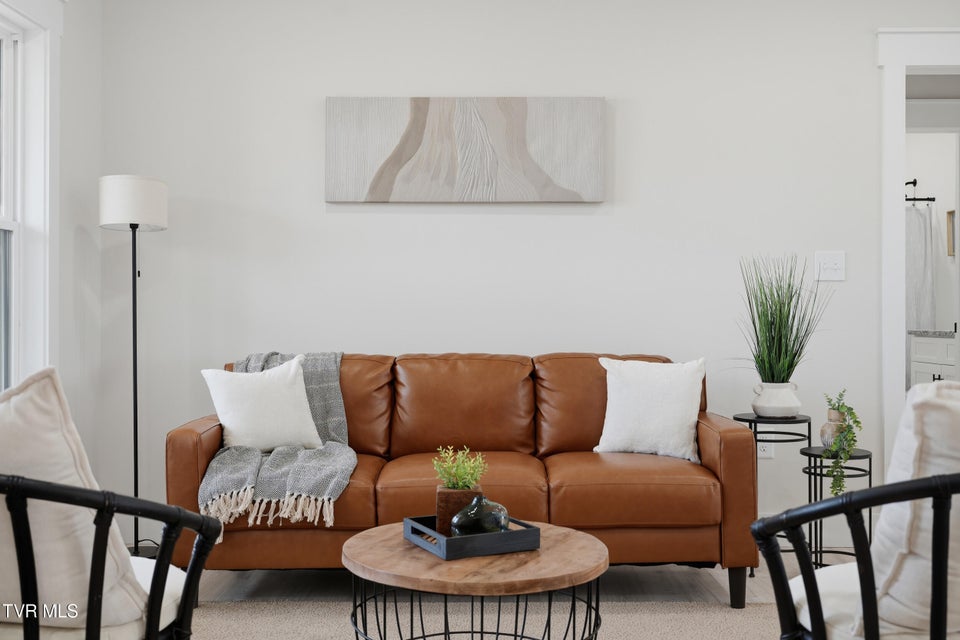 Photo #10: 417 Elbert Way