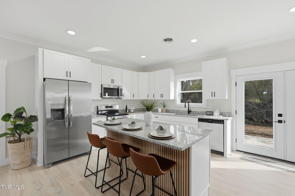 Photo #14: 417 Elbert Way