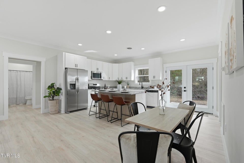 Photo #17: 417 Elbert Way