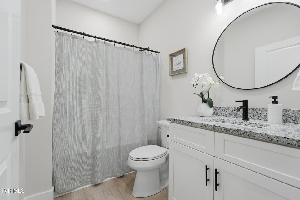 Photo #24: 417 Elbert Way