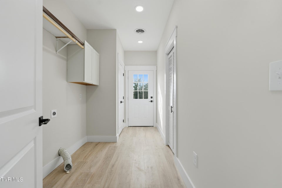 Photo #29: 417 Elbert Way