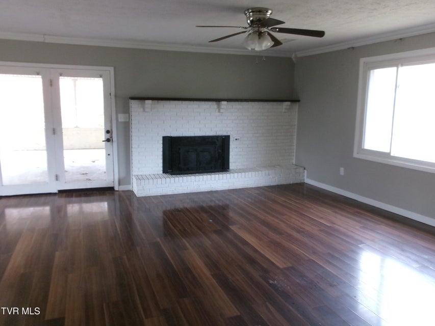 Photo #11: 107 Ripley Street