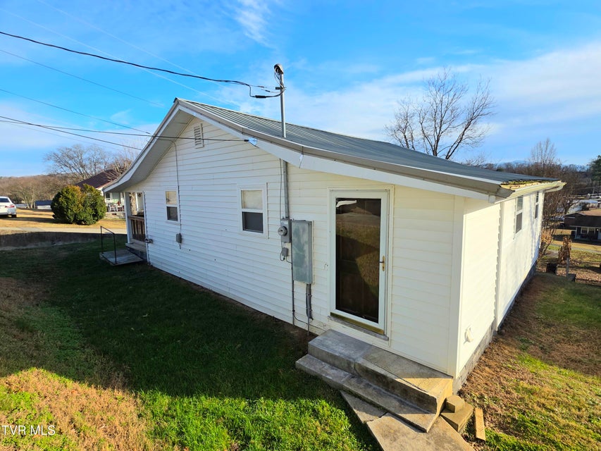 Photo #15: 213 Front Street