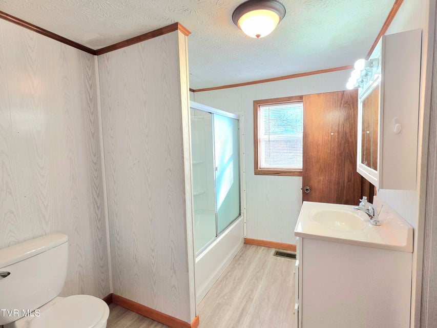 Photo #10: 213 Front Street