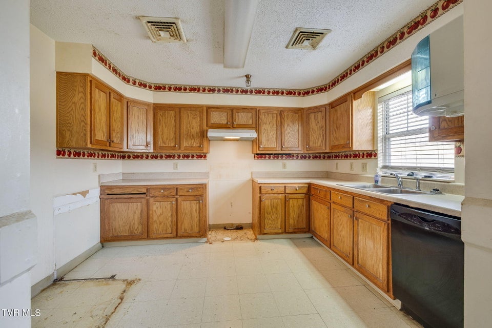 Photo #9: 1540 Highway 70 Bypass