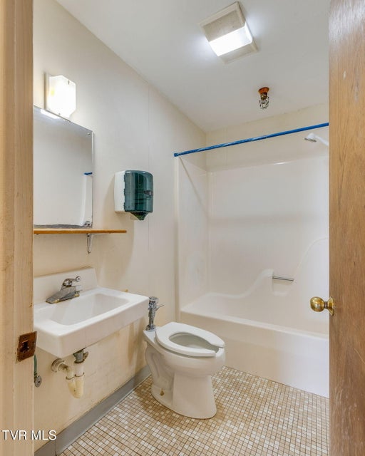 Photo #35: 1540 Highway 70 Bypass