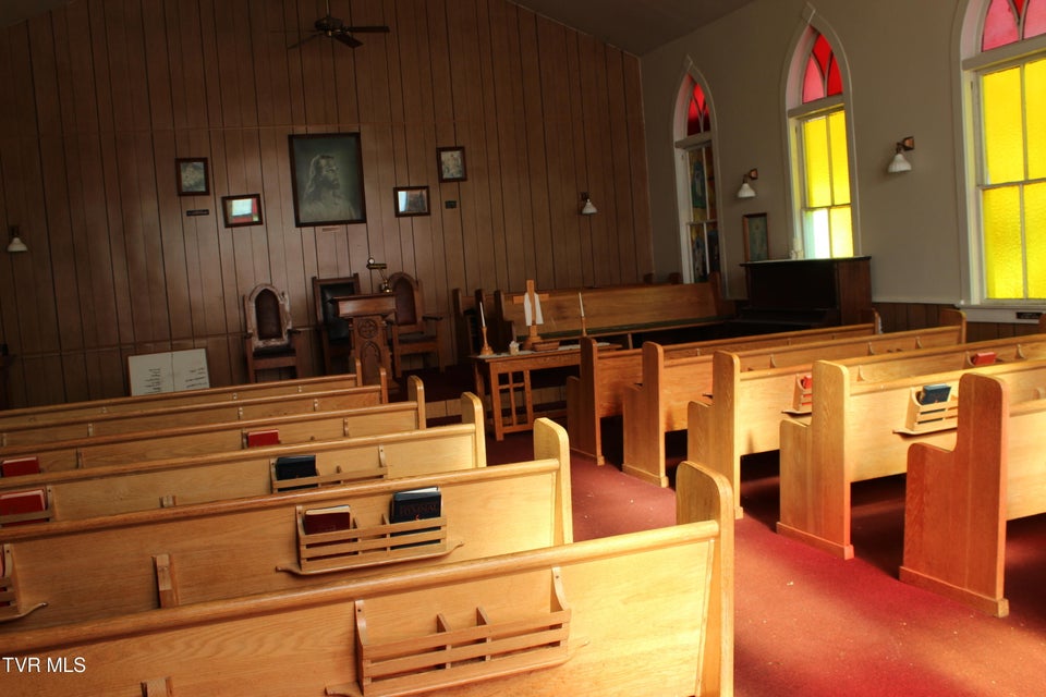 Photo #8: 817 Oakdale Street