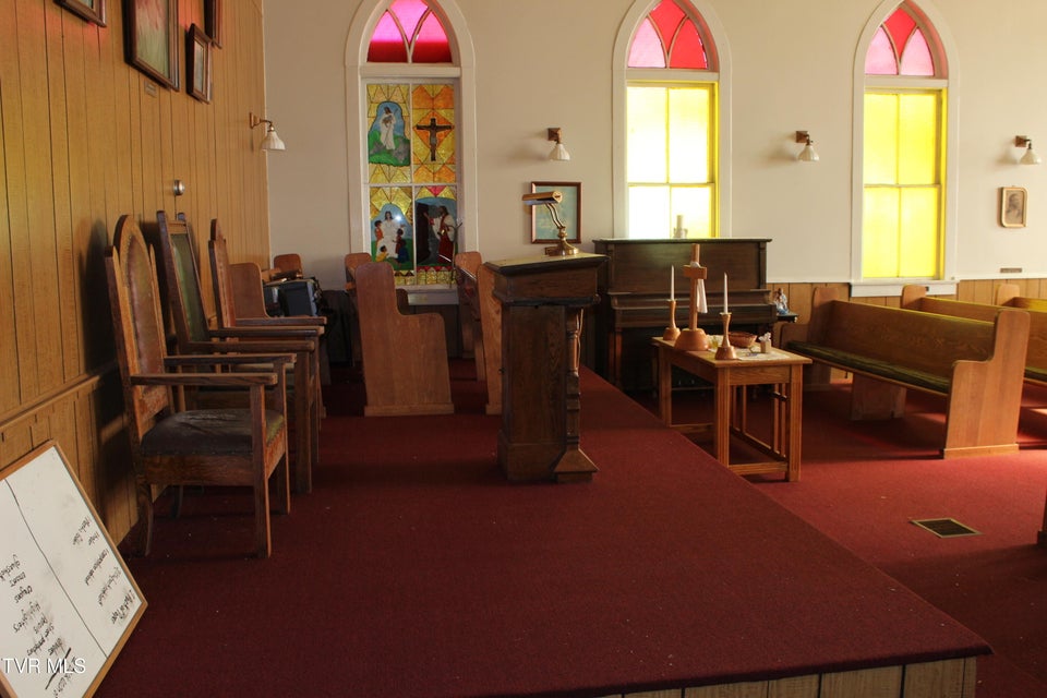 Photo #11: 817 Oakdale Street