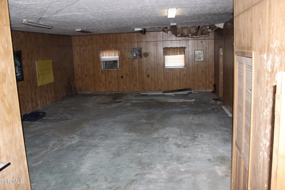 Photo #13: 817 Oakdale Street