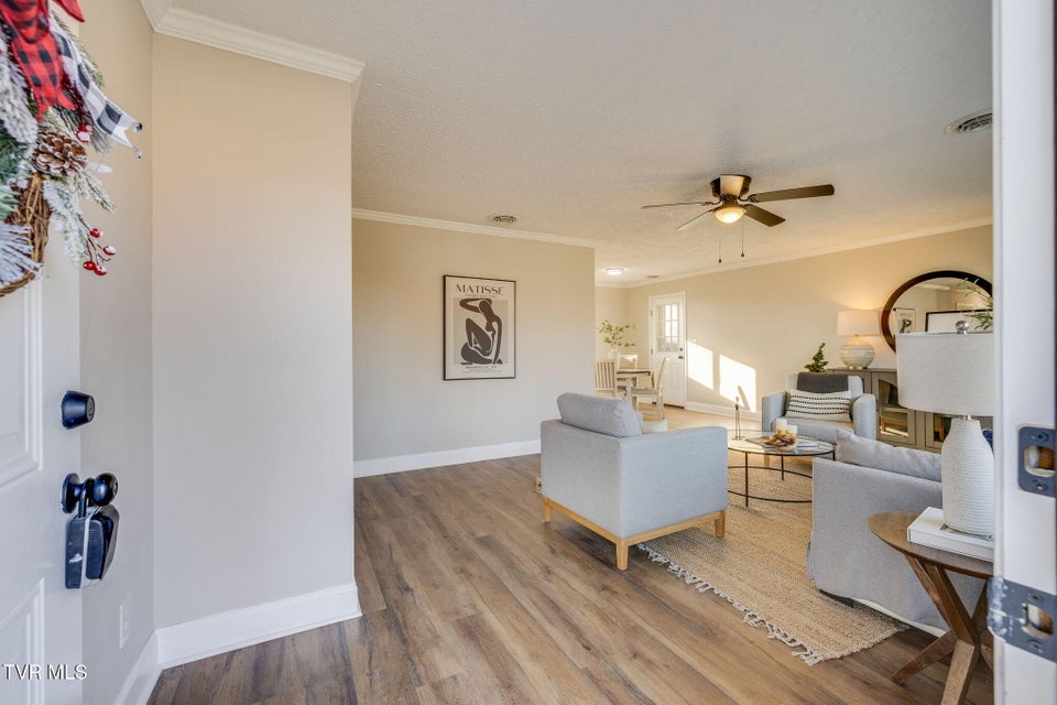 Photo #7: 128 Thompson Street