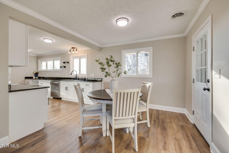 Photo #10: 128 Thompson Street