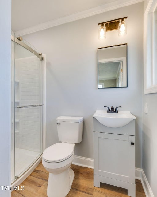 Photo #17: 128 Thompson Street