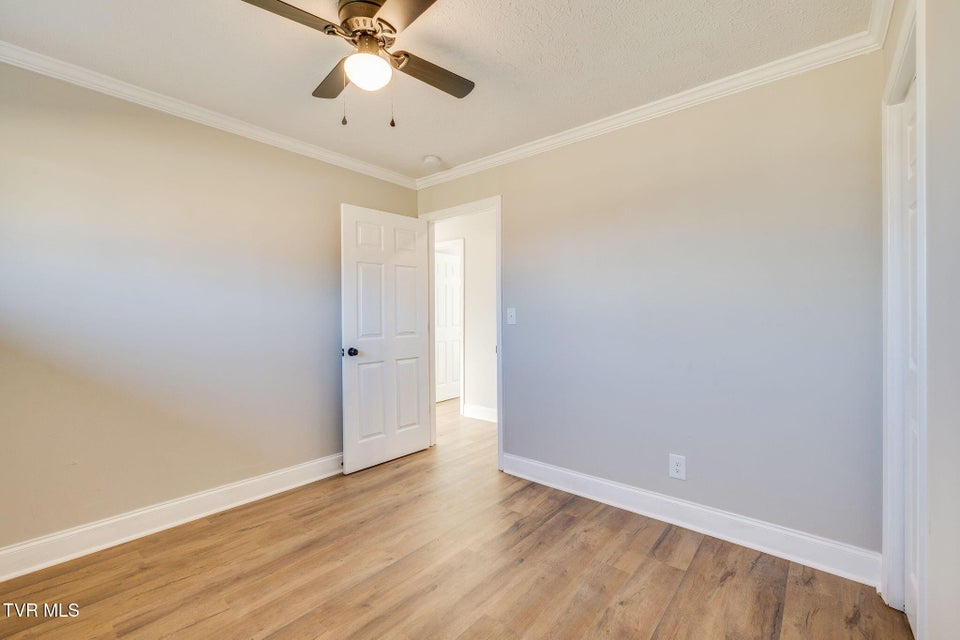 Photo #22: 128 Thompson Street