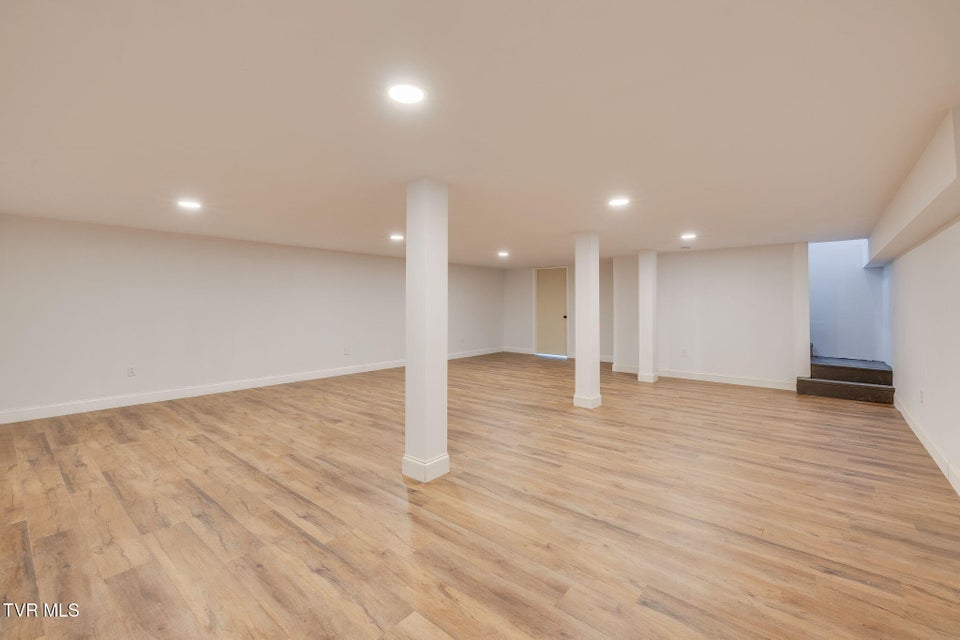 Photo #25: 128 Thompson Street