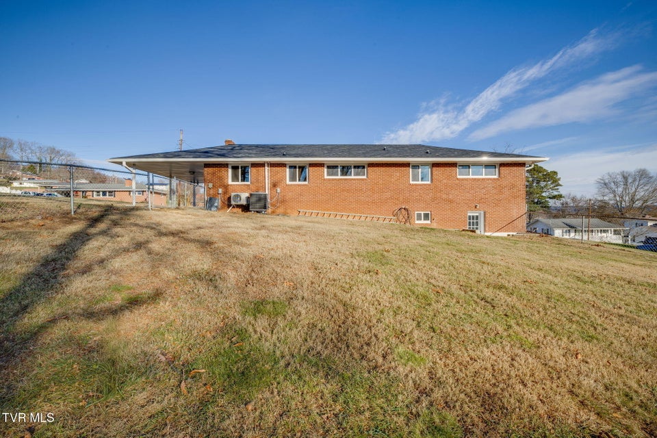 Photo #29: 128 Thompson Street