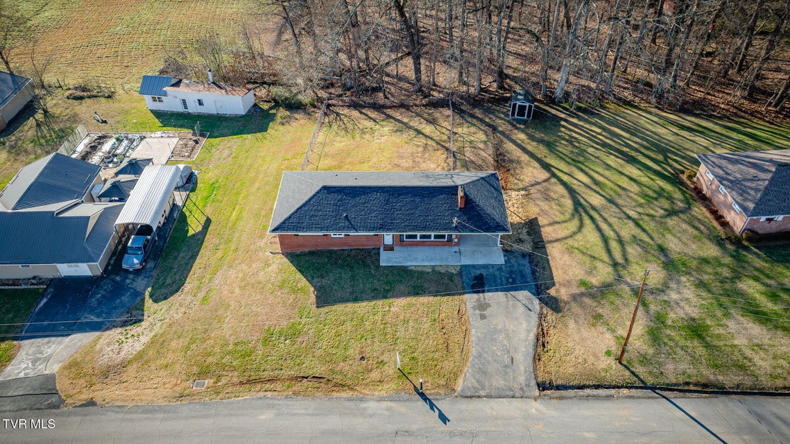 Photo #32: 128 Thompson Street