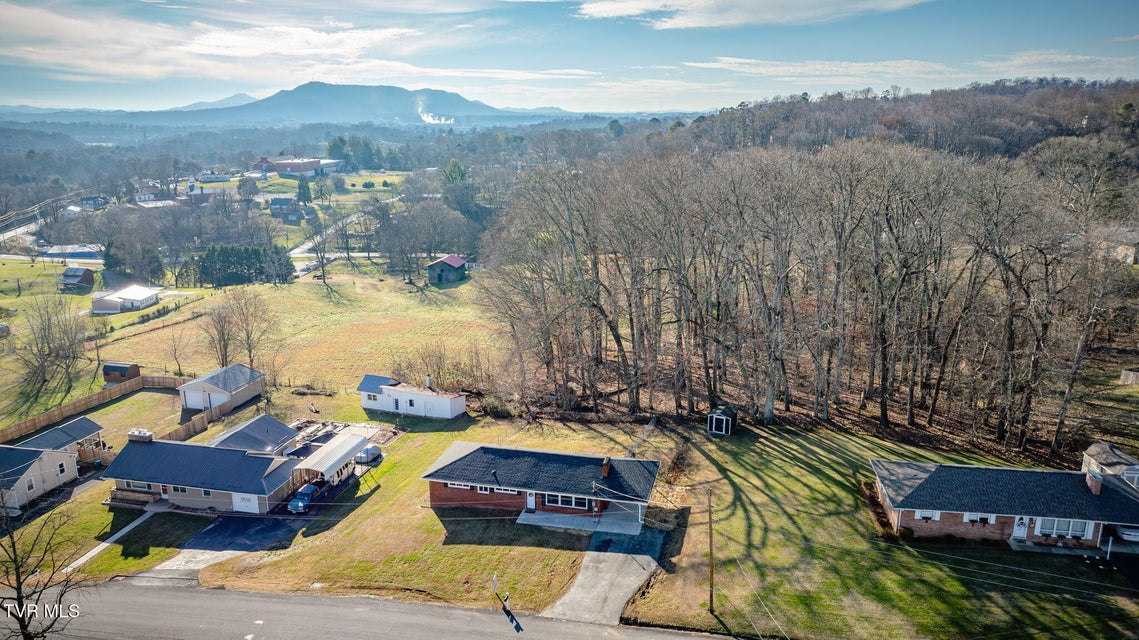 Photo #5: 128 Thompson Street