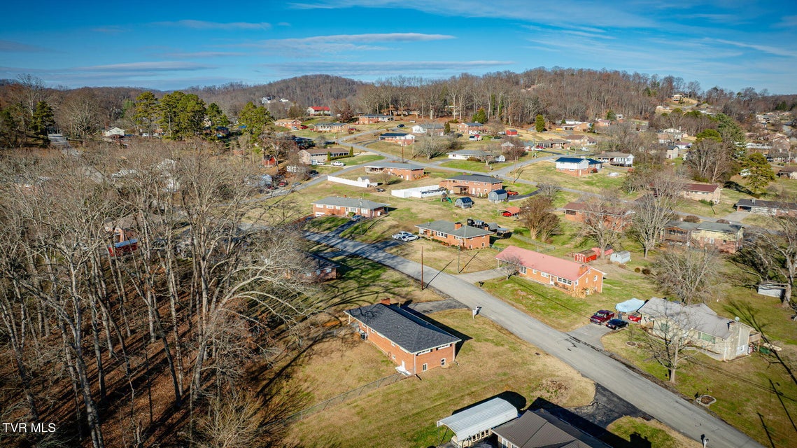 Photo #33: 128 Thompson Street