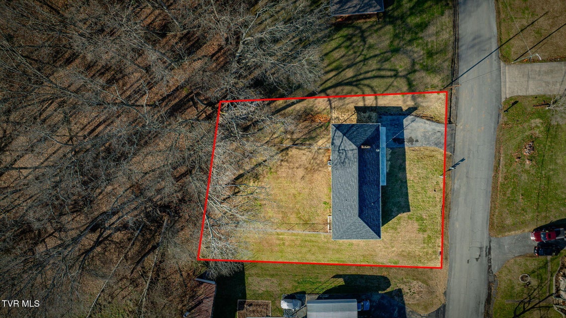 Photo #6: 128 Thompson Street