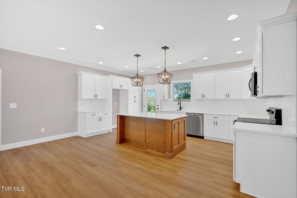 Photo #5: 610 Cherry Marie Drive