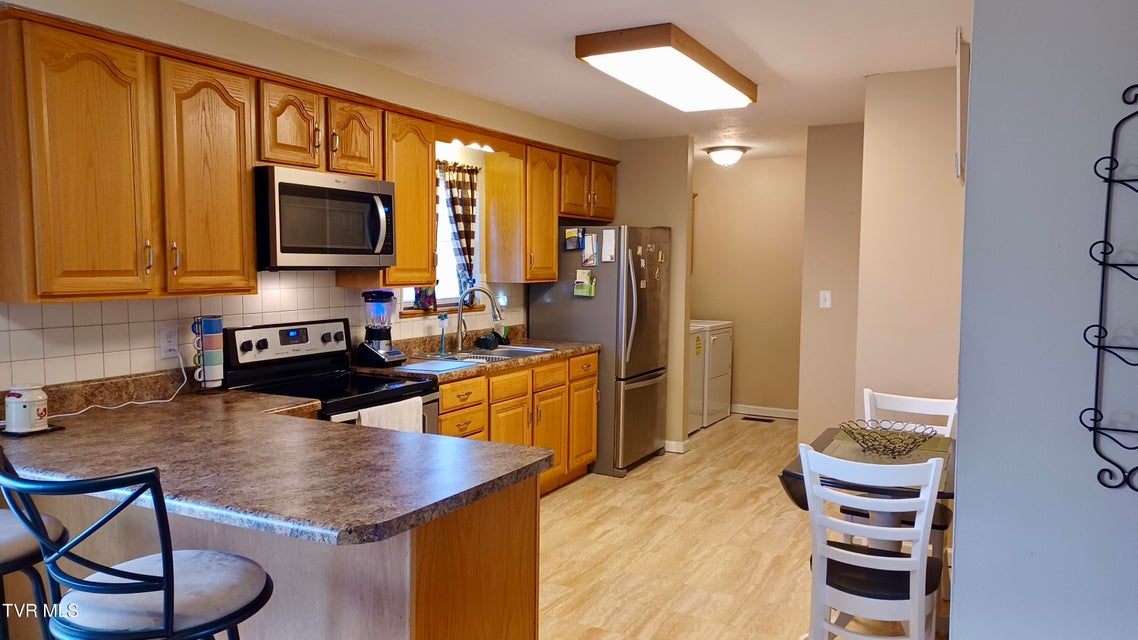 Photo #16: 212 Oak Place