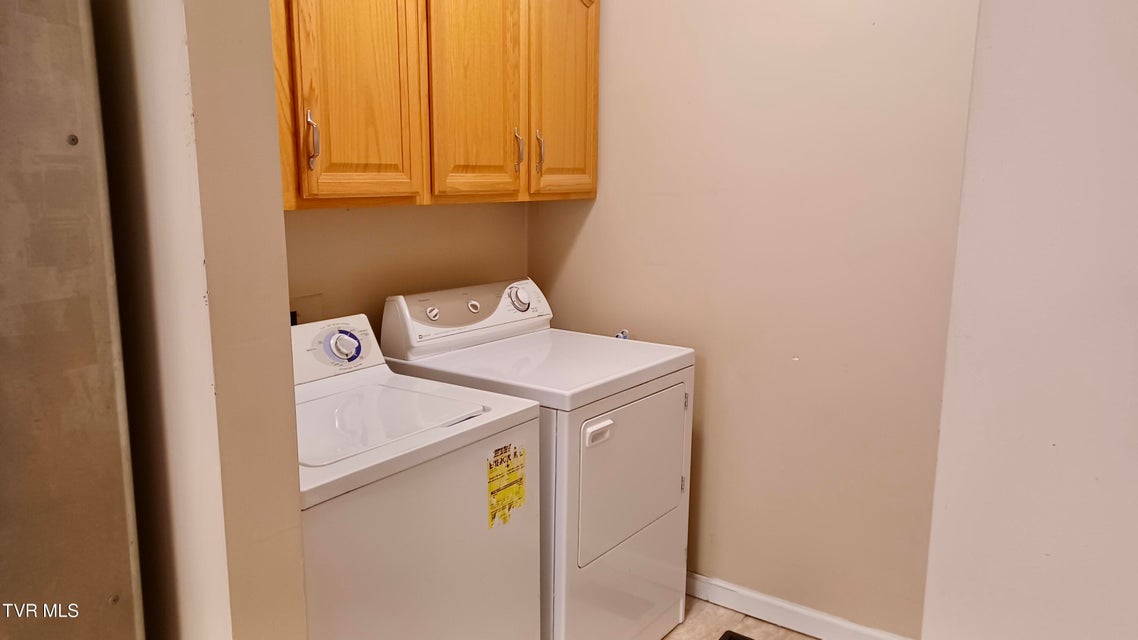 Photo #22: 212 Oak Place