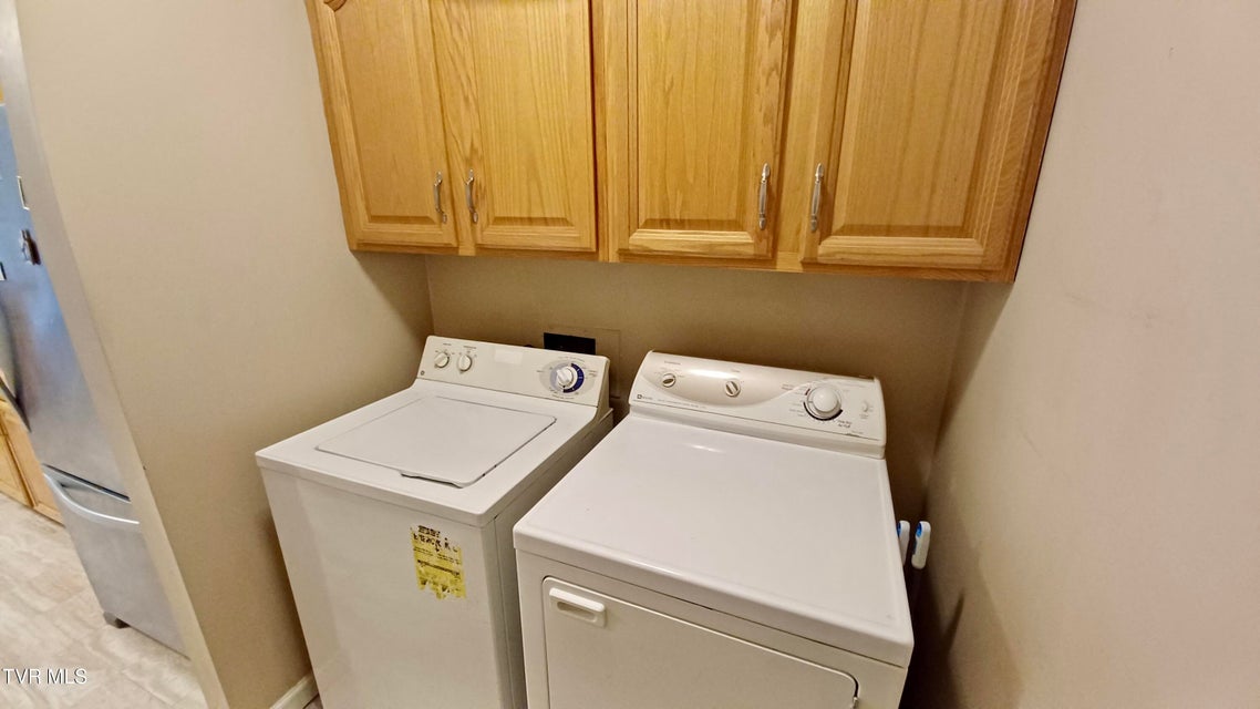 Photo #24: 212 Oak Place