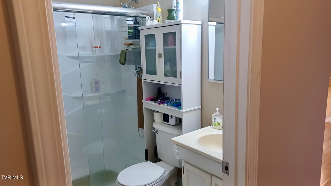 Photo #27: 212 Oak Place